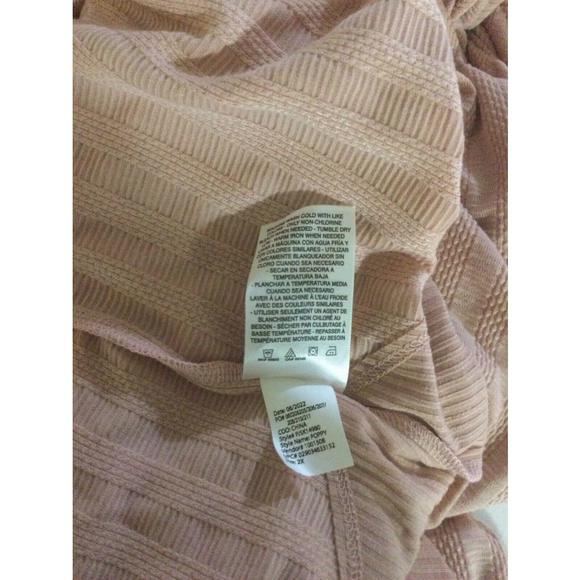 Jessica Simpson Women Textured Knit Long Sleeve Poppy Top SIZE 2X - Picture 7 of 7